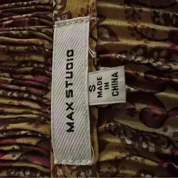 Max Studio print blouse, ruffle collar size S, pleated design, NWOT - Picture 4 of 4